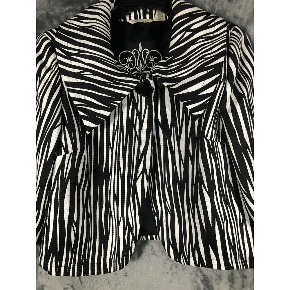 Trevan Blazer Jacket Women’s Size 8 3/4 Length Sleeve Animal Print - Picture 4 of 16